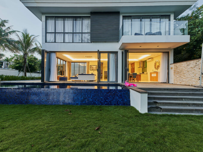 Stunning 5 bedroom villa in Ocean Villas resort.