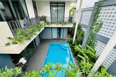 451703389 1198714901456618 2502893017720957575 n Spacious 5BR Pool Villa in Danang City Center: Your Urban Oasis